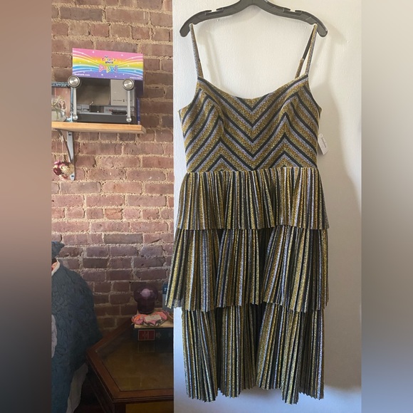 XL Dress the Population - gold and black dress NWT - Picture 2 of 11